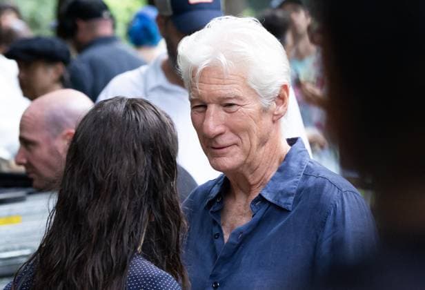 Richard Gere and Diana Silvers on Set of Asymmetry in NYC Richard Gere and Diana Silvers on Set of Asymmetry in NYC, Central Park, NY. 05 Aug 2026 Pictured: Richard Gere, Diana Silvers.  Copyright: xThexMegaxAgencyxMEGAx