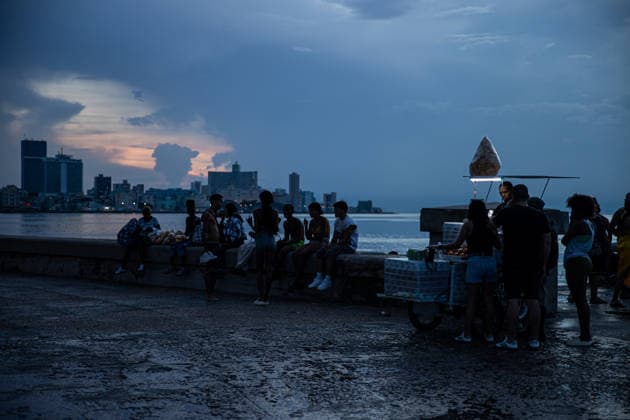 Cuba hit by another nationwide blackout after power grid collapses HAVANA, CUBA - AUGUST 5: Cuba s National Electric System (SEN) suffered another disconnection on Monday while efforts were still underway to restore the grid following the previous night s total blackout in Havana, Cuba on August 5, 2026. The Electric Union (UNE) attributed this new setback to weather conditions that struck an unstable grid, knocking out part of the generation capacity that had already been brought back online. Angelo Mastrascusa Anadolu Havana Cuba. Editorial use only. Please get in touch for any other usage.  Copyright: x2026xAnadoluxAngeloxMastrascusax