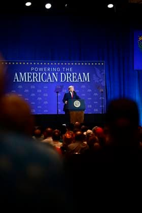 Donald J. Trump Remarks - Las Vegas, NV - 05 August 2026 LAS VEGAS, NV - AUGUST 5: U.S. President Donald J. Trump delivers remarks during an event at the Red Rock Casino Resort in Las Vegas, Nevada, United States, on August 5, 2026. During the event, Trump highlighted his administration s economic agenda, including the No Tax on Tips policy, as part of a visit to Nevada focused on service industry workers and the state s economy. (Photo by Weston Hancock SOPA Images) Las Vagas United States Copyright: xWestonxHancockx xSOPAxImagesx Weston-Hancock-1441029