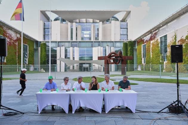 Berlin, Germany, August 6, 2026 Federal Chancellery Climate Alliance Calls for Heat Summit L R BUND Chair Olaf Bandt, AWO Board Member Claudia Mandrysch, Stefan Rahmstorf, climate activist Luisa Neubauer, Max Bürck Gemassmer, and Ralf Behring Copyright: xdtsxNachrichtenagenturx dts_129436