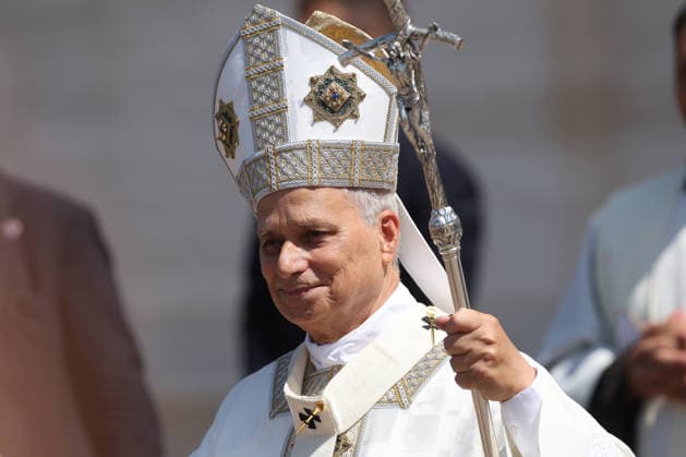 IPA87274849 - Assisi, Italy, August 6, 2026: At the end of Mass, the Pope steps out to greet the faithful. The Holy Father Leo XIV meets with young people participating in the GO! Franciscan Youth Meeting 2026 at the Basilica of Santa Maria degli Angeli in Assisi. The event brings together young people from various countries for a time of prayer, reflection, and sharing inspired by Franciscan spirituality.  Copyright: xmarcoxiacobuccix xmarcoxiacobuccix 87274849