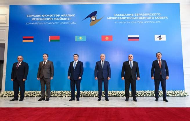 Kyrgyzstan Eurasian Intergovernmental Council 9218178 06.08.2026 Armenian Prime Minister Nikol Pashinyan, Belarusian Prime Minister Alexander Turchin, Kazakh Prime Minister Olzhas Bektenov, Kyrgyz Prime Minister - Head of the Presidential Administration Adylbek Kasymaliev, Russian Prime Minister Mikhail Mishustin and Chairman of the Eurasian Economic Commission (EEC) board Bakytzhan Sagintayev pose for a family photo before a narrow format meeting of the Eurasian Intergovernmental Council in Cholpon-Ata, Kyrgyzstan. Alexander Miridonov Sputnik Cholpon-Ata Kyrgyzstan  Copyright: xAlexanderxMiridonovx