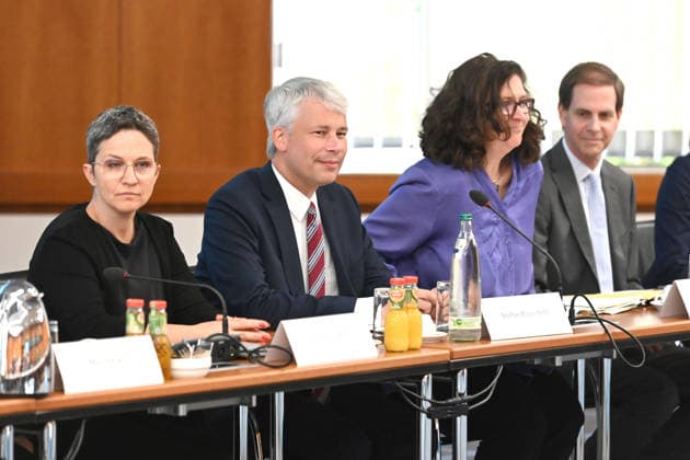 Federal Minister of Transportation Steffen BILGER (second from left) opens the conference; Federal Minister of Transportation Steffen Bilger invites participants to a high-level discussion on low water levels on August 6, 2026, in Bonn, Germany,