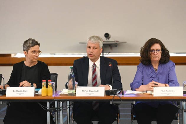 Federal Minister of Transportation Steffen BILGER will help open the conference; Federal Minister of Transportation Steffen Bilger invites attendees to a high-level discussion on low water levels on August 6, 2026, in Bonn, Germany,