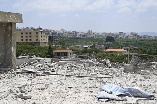 Israeli airstrike damages buildings in southern Lebanon despite ceasefire TYRE, LEBANON - AUGUST 6: A view of damage following an Israeli airstrike on the town of Burj al-Shamali, east of the city of Tyre in southern Lebanon, despite an existing ceasefire and ongoing negotiations, on August 6, 2026. Houssam Shbaro Anadolu Tyre Lebanon. Editorial use only. Please get in touch for any other usage.  Copyright: x2026xAnadoluxHoussamxShbarox