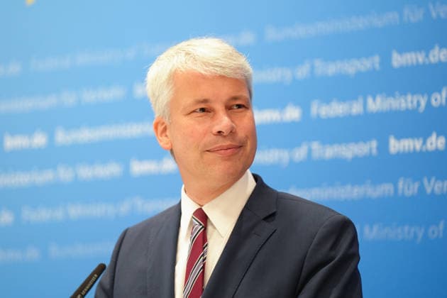 Press Conference: High-Level Discussion on Low Water Levels with Transportation Minister Bilger, Bonn, North Rhine-Westphalia, Germany