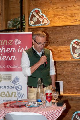 Munich, press conference for the 2027 Wirtshauswiesn at Spoeckmeier; Gregor Lemke greets the guests and presents the new features