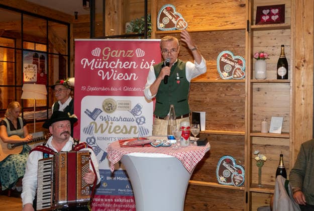 Munich, press conference for the 2027 Wirtshauswiesn at Spoeckmeier; Gregor Lemke welcomes the guests and presents the new features
