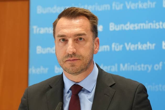 Press Conference: High-Level Discussion on Low Water Levels with Transportation Minister Bilger; Portrait of Steffen Bauer, CEO of HGK, at the press conference following the high-level discussion on low water levels on the Rhine at the Federal Ministry of Transportation, Bonn, August 6, 2026, Bonn, North Rhine-Westphalia, Germany