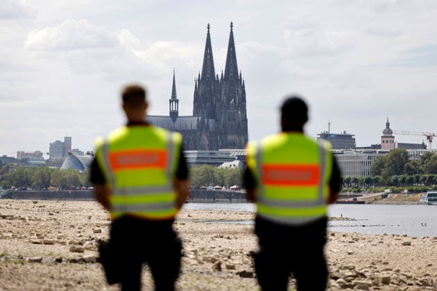 View of the cordoned-off area along the banks of the Rhine. Due to low water levels, a World War II bomb has been found in the Rhine near Cologne-Deutz. The American 5-zentner bomb is scheduled to be defused today. Every Copyright: xChristophxHardtx