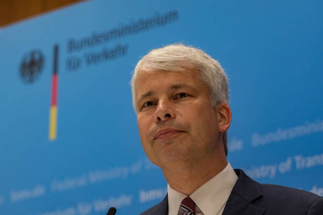 High-Level Meeting on Low Water Levels: Press Statement with Bilger, Bauer, and Schwanen Press statement at the high-level meeting on low water levels at the Federal Ministry of Transport in Bonn with Steffen Bauer (HGK), Federal Minister of Transport Steffen Bilger (CDU)—pictured—and Jens Schwanen (BDB Bonn-Gronau, North Rhine-Westphalia, Germany) Copyright: xMarcxJohnx