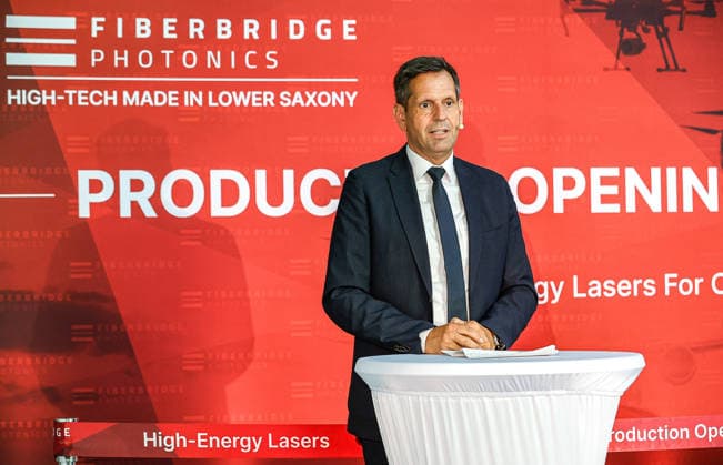 FiberBridge Photonics is launching mass production of high-power military laser systems for drone defense. Mass production of high-power military laser systems for drone defense in the European and international defense industries, including defense against drone swarms. Speech by Olaf Lies, Minister P