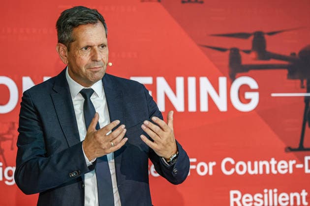 FiberBridge Photonics is launching mass production of high-power military laser systems for drone defense. Mass production of high-power military laser systems for drone defense in the European and international defense industries, including defense against drone swarms. Speech by Olaf Lies, Minister P
