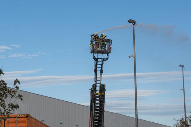Major Fire at Waste Management Facility; Black Cloud of Smoke Visible for Kilometers On Thursday afternoon, August 6, 2026, a fire broke out around 4:20 p.m. at a waste disposal facility in the
