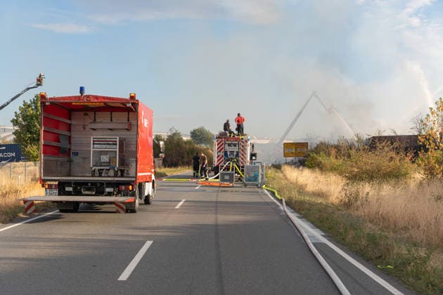 Major Fire at Waste Management Facility; Black Cloud of Smoke Visible for Kilometers On Thursday afternoon, August 6, 2026, a fire broke out around 4:20 p.m. at a waste disposal facility in the