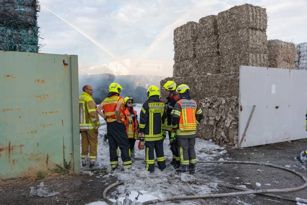 Major Fire at Waste Management Facility; Black Cloud of Smoke Visible for Kilometers On Thursday afternoon, August 6, 2026, a fire broke out around 4:20 p.m. at a waste disposal facility in the