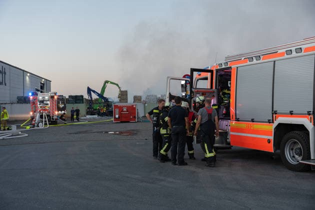 Major Fire at Waste Management Facility; Black Cloud of Smoke Visible for Kilometers On Thursday afternoon, August 6, 2026, a fire broke out around 4:20 p.m. at a waste disposal facility in the