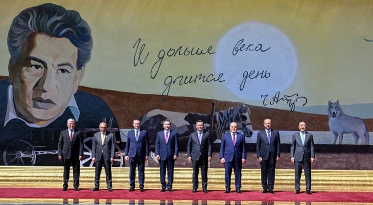 Kyrgyzstan Eurasian Intergovernmental Council 9218530 07.08.2026 Kyrgyz Prime Minister - Head of the Presidential Administration Adylbek Kasymaliev, Armenian Prime Minister Nikol Pashinyan, Belarusian Prime Minister Alexander Turchin, Kazakh Prime Minister Olzhas Bektenov, Kyrgyz President Sadyr Japarov, Russian Prime Minister Mikhail Mishustin, Uzbek Prime Minister Abdulla Aripov and Chairman of the Eurasian Economic Commission (EEC) board Bakytzhan Sagintayev pose for a family photo before a meeting between Japarov and heads of delegations taking part in the Eurasian Intergovernmental Council in Cholpon-Ata, Kyrgyzstan. Sputnik Cholpon-Ata Kyrgyzstan  Copyright: xx