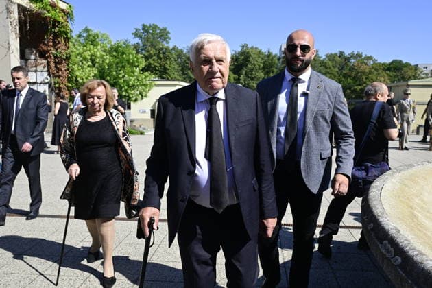 Last farewell to Czech artist Milan Knizak took place at the Strasnice Crematorium, in Prague, Czech Republic, on August 7, 2026. In the middle is seen former Czech President Vaclav Klaus and his wife Livia Klausova, left. (CTKxPhoto RomanxVondrous) CTKPhotoP2026080703003  CTKPhotoP2026080703003