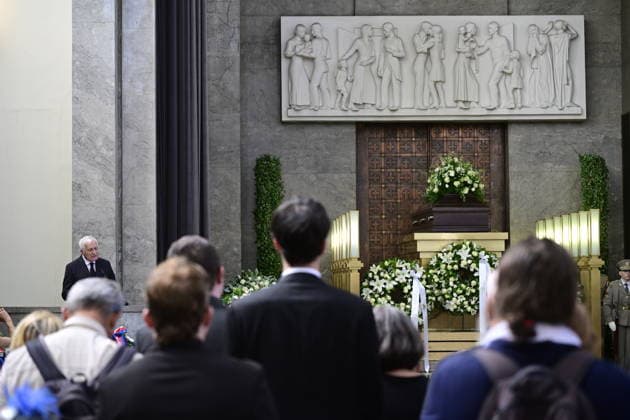 Last farewell to Czech artist Milan Knizak took place at the Strasnice Crematorium, in Prague, Czech Republic, on August 7, 2026. On the photo speaks former Czech President Vaclav Klaus. (CTKxPhoto RomanxVondrous) CTKPhotoP2026080703312  CTKPhotoP2026080703312