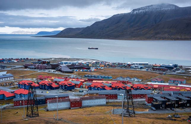 Minister of Climate and the Environment Andreas Bjelland Eriksen Visits Svalbard, Longyearbyen, August 7, 2026 Minister of Climate and the Environment Andreas Bjelland Eriksen Visits Svalbard On Friday, he took a walking  Copyright: xOlexBerg-Rustenx xNTBx