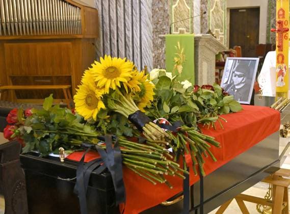 Commemorative ceremony for Polish volunteer Marek Rusek-Wolski in Kyiv Flowers lay on the coffin of Polish volunteer Marek Rusek-Wolski, who was killed near Kharkiv by a Russian drone attack, during the farewell ceremony at the Cathedral of St Alexander in Kyiv, Ukraine, August 7, 2026. The tragedy occurred at the end of July (approximately 27 July) near Kharkiv, when the volunteer came under a targeted Russian drone strike while on a humanitarian mission. Marek Rusek-Wolski was an administrator of the Polish volunteer community Razem dla Ukrainy. Since early 2023, he had been regularly travelling to Ukraine. He used to organise fundraisers, purchase and deliver food, medicines, hygiene products and animal feed to the most dangerous front-l Copyright: xYevhenxKotenkox xUkrinformx xAvalonx 1121304836