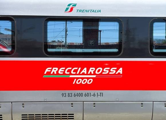 Rom, Italien. 20. Mai 2026. Der Frecciarossa, der Hochgeschwindigkeitszug in Italien. Rome, Italy. May 20, 2026. The frecciarossa, the high speed train in Taly. High quality photo (License=RM) Copyright: xZoonar.com BertxDexBoerx 25353340