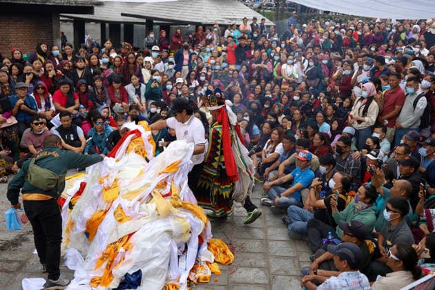Funeral Held For Record Holding Nepali Climber Pur Bahadur Gurung- -Yukta- Killed In Broad Peak Avalanche With Honors A shaman performs rituals before the last rites of Nepali mountaineer Pur Bahadur Gurung (Yukta), who died during an expedition on Pakistan s 8,047-metre Broad Peak, in Kathmandu, Nepal, on August 7, 2026. The cremation took place at Swayambhu in the presence of family members, relatives, Home Minister Sudan Gurung, Nepali Congress President Gagan Thapa, members of the mountaineering community and well-wishers. The funeral was led by shamans who led the rituals after circumnavigating the Swayambhunath Stupa, a UNESCO World Heritage Site and a pilgrimage site for Buddhists. Gurung is the first among the five Nepali climbers w Copyright: xSubaasxShresthax originalFilename: shrestha-funeralh260807_np4bV.jpg