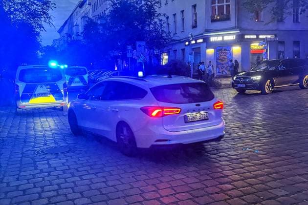 Berlin, Germany, August 7, 2026 Police on Graefestraße in Berlin s Kreuzberg neighborhood Copyright: xdtsxNachrichtenagenturx dts_129586