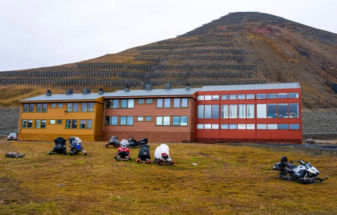 Climate and Environment Minister Andreas Bjelland Eriksen Visits Svalbard, Longyearbyen, August 7, 2026 Buildings in Longyearbyen Climate and Environment Minister Andreas Bjelland Eriksen Visits Svalbard On Friday, there was a  Copyright: xOlexBerg-Rustenx xNTBx