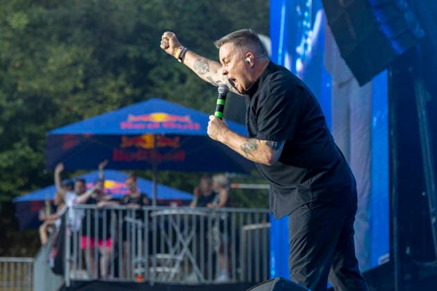 Ken Casey of the Dropkick Murphys on stage at the Taubertal Festival 2026 in Rothenburg ob der Tauber, Germany, on August 7, 2026 Copyright: HMBxMedia xHeikoxBecker