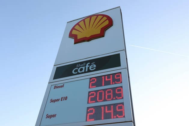 What will happen to gas prices? Gas prices remain very high in August as well. SHELL gas station in Siegen. Gas prices this morning. The current price for diesel, Super E10, and Super is well over 2 euros. Gas station, fuel prices on August 8, 2026, in Siegen, Germany