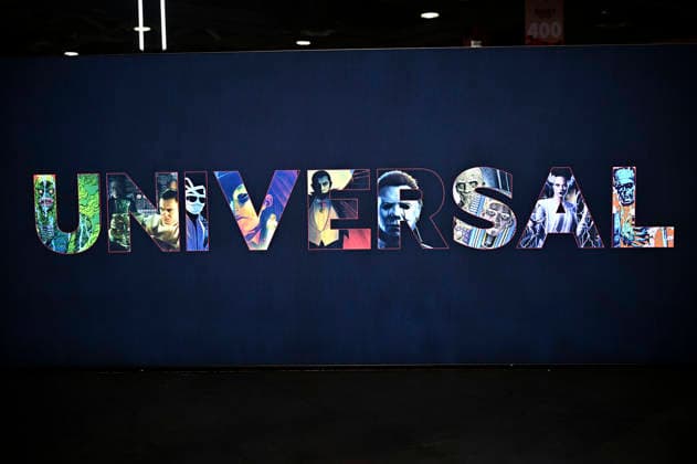 Universal Pictures logo at the Midsummer Scream Halloween Horror Convention at the Long Beach Convention Center, Long Beach, August 7, 2026 Foto:xD.xStarbuckx xFuturexImagex midsummer_6801