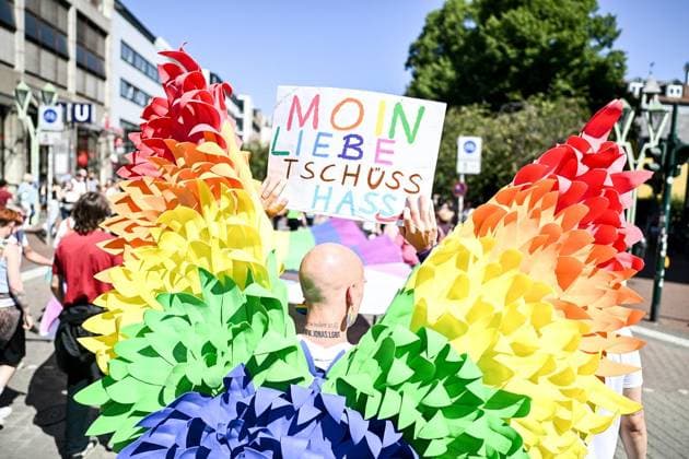 Ruhr Pride CSD ** FOR EDITORIAL PURPOSES ONLY ** EDITORIAL USE ONLY ** p Ruhr Pride CSD on Saturday, August 8, 2026, in Essen Thousands take part in the Queer Parade Germany North Rhine-Westphalia Essen Copyright VladimirxWegener Copyright: VladimirxWegener doc872la6d724kvgtwc11dx ,EDITORIAL USE ONLY Copyright: VladimirxWegener