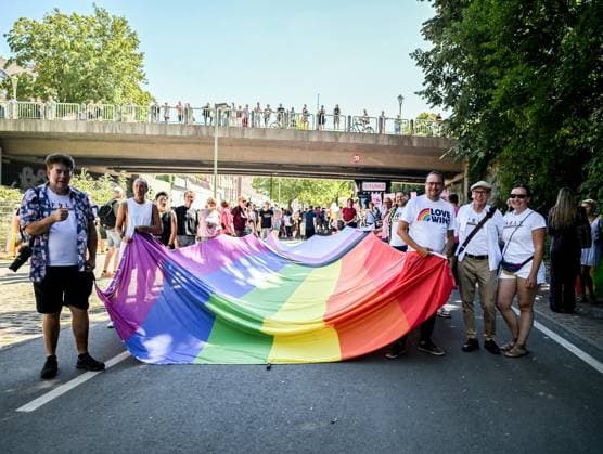 Ruhr Pride CSD ** FOR EDITORIAL PURPOSES ONLY ** EDITORIAL USE ONLY ** p Ruhr Pride CSD on Saturday, August 8, 2026, in Essen Thousands take part in the Queer Parade Germany North Rhine-Westphalia Essen Copyright VladimirxWegener Copyright: VladimirxWegener doc872la2wmfep1me1og1cmm ,EDITORIAL USE ONLY Copyright: VladimirxWegener