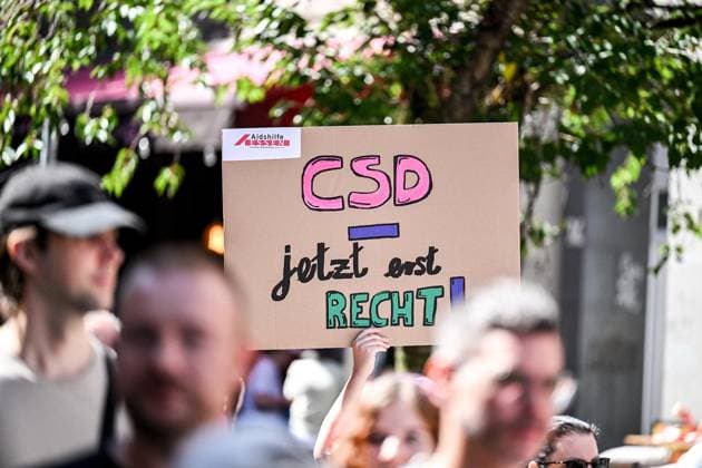 Ruhr Pride CSD ** FOR EDITORIAL PURPOSES ONLY ** EDITORIAL USE ONLY ** p Ruhr Pride CSD on Saturday, August 8, 2026, in Essen Thousands take part in the Queer Parade Germany North Rhine-Westphalia Essen Copyright VladimirxWegener Copyright: VladimirxWegener doc872la7deyk2192trl11ha ,EDITORIAL USE ONLY Copyright: VladimirxWegener