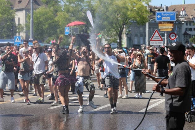 August 8, 2026, Zurich, SWITZERLAND, 33rd Zurich Street Parade: A Way to Cool Off for Participants