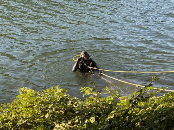 Bridge Jumper Presumed Not to Have Resurfaced After Jump; Major Search Operation on the Rhine-Herne Canal Near the Cranger Kirmes Recklinghausen Road Bridge 7aIMG 0568868 Bridge Jumper Presumed Not to Have Resurfaced After Jump; Major Search Operation on the Rhine-Herne Canal near the Cranger Kirmes and the Recklinghausen road bridge, North Rhine-Westphalia, Herne Copyright: 7aktuell.dex xMarcxGruber 0568868 20260808_7a_express_20260808_9604_568868