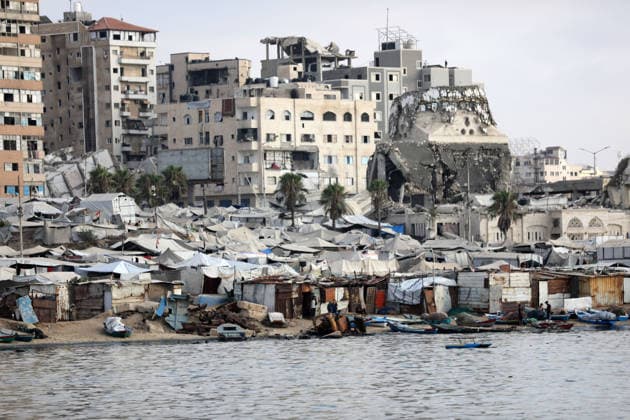 Displaced Palestinians endure harsh conditions in Gaza City beach tents Displaced Palestinians struggle to continue their daily lives inside deteriorating tents crowded along the beach in Gaza City, on August 7, 2026. Families face harsh living conditions amid prolonged displacement and the war. Photo by Bilal Osama apaimages Gaza city Gaza Strip Palestinian Territory 080826_Gaza_BO_03(16) Copyright: xapaimagesxBilalxOsamax xapaimagesx