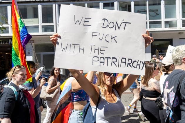 Die Ruhrpride 2026 in Essen. 08.08.2026, EU, DEU, Deutschland, Nordrhein-Westfalen, Essen: Nach dem Anschlag in Berlin fand die Ruhr Pride bzw. der CSD unter dem inoffiziellen Motto Jetzt erst recht statt. Wie in den letzten Jahren zog die Demonstration vom Messeparkplatz in Rüttenscheid am Bahnhof vorbei zum Kennedyplatz in der Innenstadt. An der Spitze der Demonstration mit mehreren 1000 Personen stand der CDU-Oberbürgermeister Thomas Kufen. EU, DEU, Germany, North Rhine-Westphalia, Essen: Following the attack in Berlin, Ruhr Pride or the CSD took place under the unofficial slogan ˜Now more than ever™. As in previous years, the march set off from the exhibition centre car park in Rüttenscheid, passed the railway stat