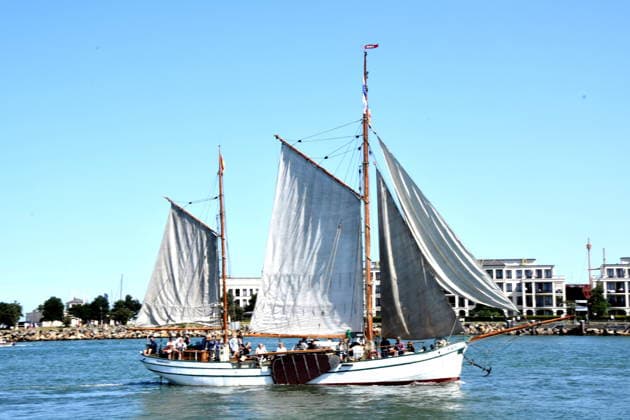 Sailing Ship Passengers Warnemünde Baltic Sea August 8, 2026 Pier 35 Hanse Sail Gathering of Sailing Ships and Vessels Photo Warnemünde Baltic Sea