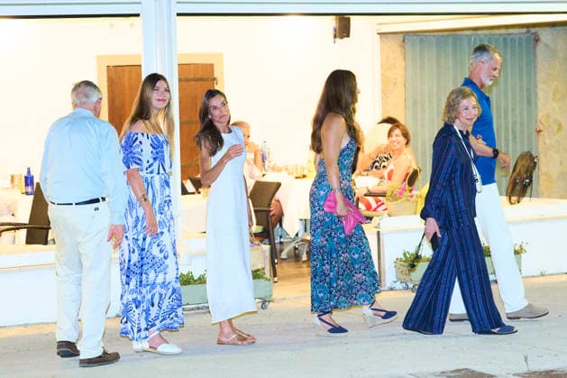 August 9, 2026, Palma, Balearic Islands, Spain: King Felipe VI of Spain, Queen Letizia of Spain, Crown Princess Leonor, Princess Sofia, Queen Sofia of Spain, Jean Henri Fruchaud attends family dinner at Mia Restaurant on August 9, 2026 in Palma, Spain Palma Spain  - ZUMAg15_ 20260809_zaf_g15_032 Copyright: xJackxAbuinx