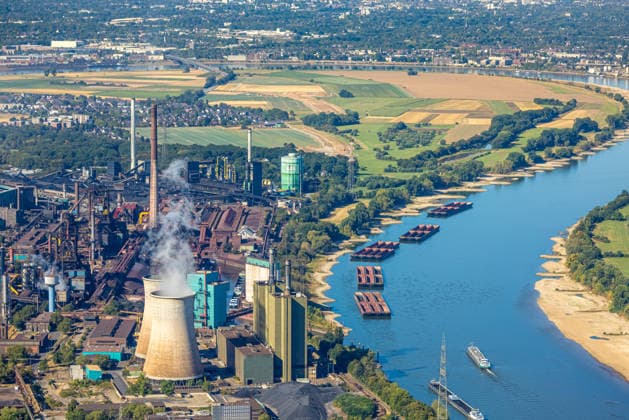 Aerial view, historic low water level on the Rhine, barges moored at HKM in Dusisburg, Wanheim Angerhausen, Duisburg, Ruhr region, North Rhine-Westphalia, Germany ATTENTION: MINIMUM FEE: 60 EUR