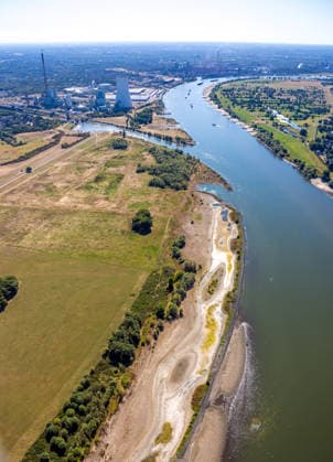 Aerial view of the Walsum Rhine floodplain in Altwalsum, historic low water levels on the Rhine, Orsoy, Rheinberg, Ruhr region, North Rhine-Westphalia, Germany ATTENTION: MINIMUM FEE: 60 EUR