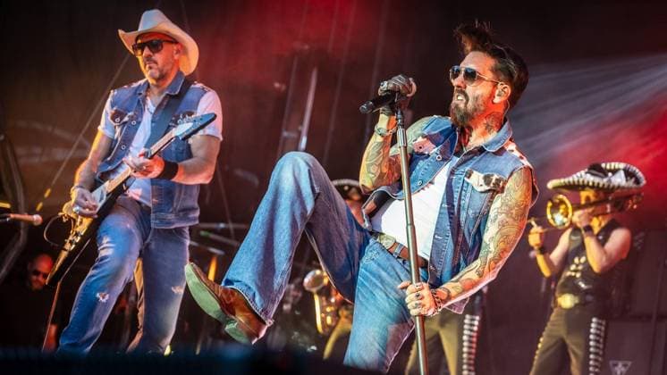 Summer Open Air in Mülheim an der Ruhr ** FOR EDITORIAL PURPOSES ONLY ** EDITORIAL USE ONLY ** p The band Boss Hoss will perform on Saturday evening, August 8, 2026, headlined the Mülheim Summer Open Air on the lawn at Broich Castle in Mülheim an der Ruhr, Germany (NRW). Copyright MartinxMöller Copyright: MartinxMöller doc872s8q791gh1lk6ixqgb ,EDITORIAL USE ONLY Copyright: MartinxMöller