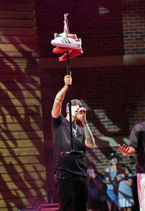 August 9, 2026, Woodstock, Georgia, USA: Brad Fischetti of LFO, with sneakers in honor of Rich Cronin and Devin Lima at Pop 2000 Tour at the Woodstock Summer Concert Series, Woodstock, Georgia. August 8, 2026 Woodstock USA  - ZUMAs380 20260809_zep_s380_011 Copyright: xDerekxStormx