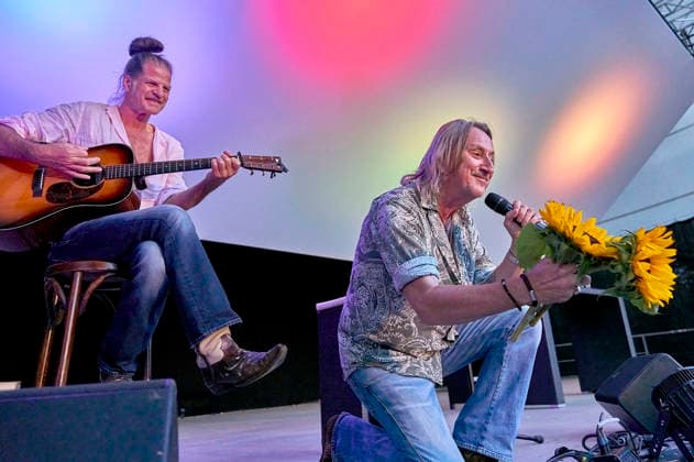 Philipp Feldtkeller, Howard F, and Dieter Thomas Kuhn at the preview of the documentary *Und es war Sommer* (And It Was Summer) by the Dieter Thomas Kuhn Band at the Seh Fest on the Gilde Parkbühne in Hanover, August 8, 2026 Foto:xU.xStammx xFuturexImagex sommer_6814