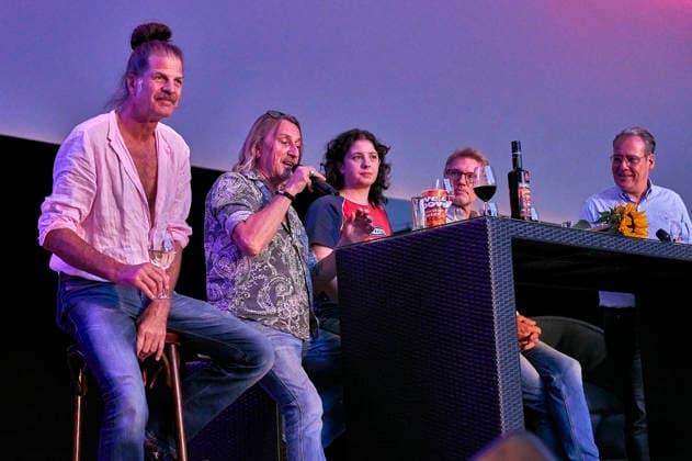 Philipp Feldtkeller, Dieter Thomas Kuhn, Juliane Sauter, Carsten Schuffert, and Rene Schweimler at the preview of the documentary *Und es war Sommer Dieter Thomas Kuhn Band* at the Seh Fest on the Gilde Parkbühne in Hanover, August 8, 2026 Foto:xU.xStammx xFuturexImagex sommer_6831