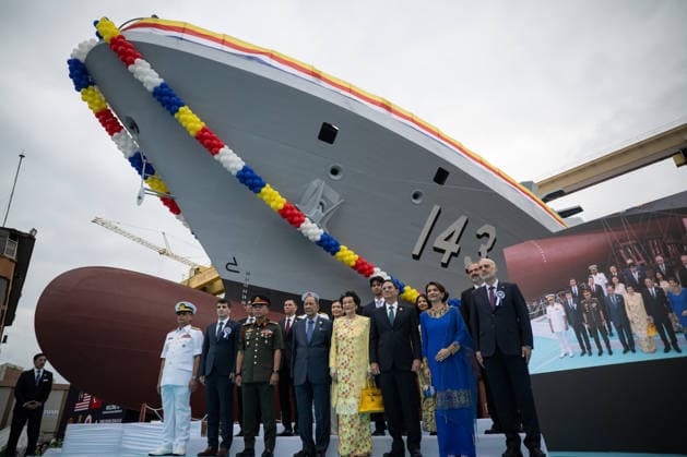 Third and final corvette of LMS Batch-2 program launches in Istanbul Türk savunma sanayisinin öne çikan sirketlerinden STM Savunma Teknolojileri Mühendislik ve Ticaret AS, Malezya Kraliyet Donanmasi için LMS Batch-2 (Kiyi Görev Gemisi Faz-2) programi kapsaminda insa edilen üç korvetin sonuncusunun denize indirilmesi vesilesiyle Istanbul Denizcilik Tersanesi nde tören düzenlendi. Tören öncesi Malezya Kedah Sultani Al Aminul Karim Sultan Sallehuddin Ibni Almarhum Sultan Badlishah (sol 4), Kedah Sultanesi Sultanah Maliha binti Almarhum Tengku Ariff (sag 4), Malezya Genelkurmay Baskani General Datuk Haji Malek Razak bin Sulaiman (sol 3), Savunma Sanayii Baskan Yardimcilari Prof. Dr. Ihsan Kaya (sol 2) ve Mustafa Murat Seker (sagda), Malezya Kra  Copyright: x2026xAnadoluxCelalxGunesx