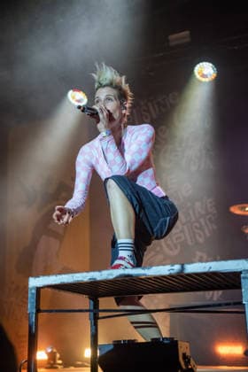 With boundless energy, a raspy voice, and plenty of attitude, Ina Bredehorn—aka Deine Cousine—rocked the Taubertal Festival in Rothenburg ob der Tauber on August 8, 2026